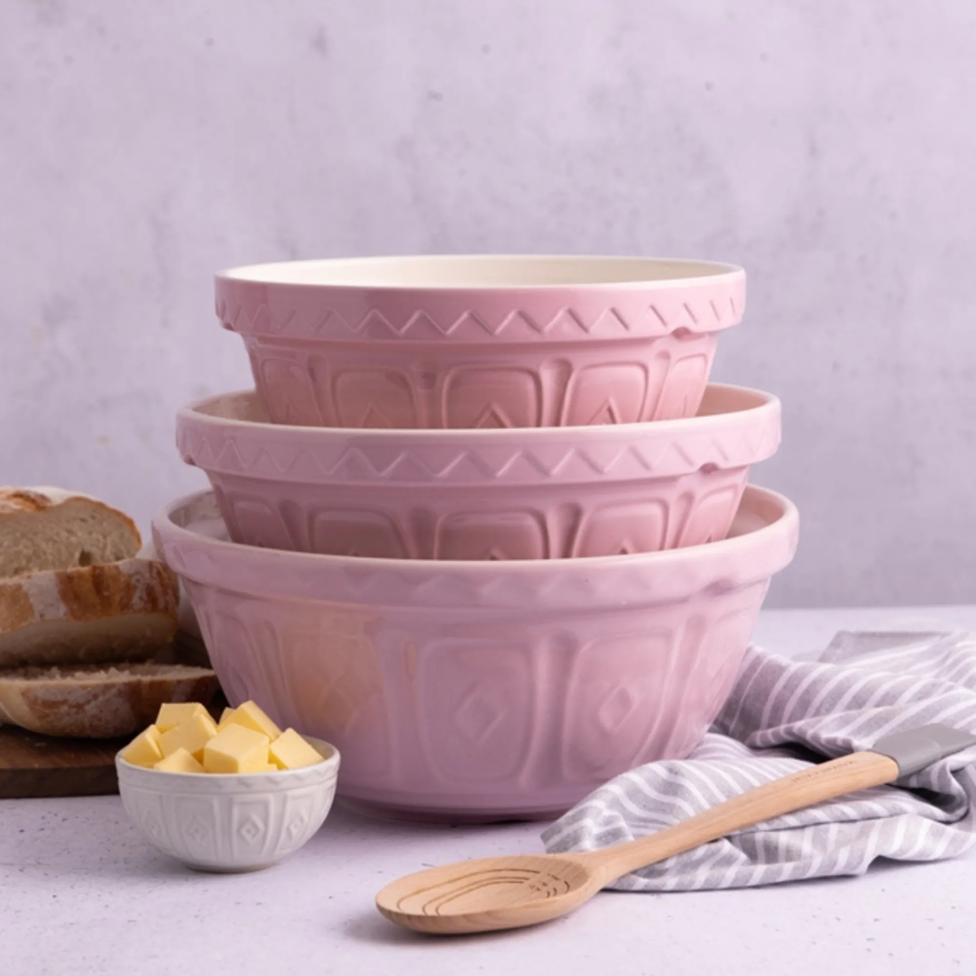 Colour Mix Mixing Bowls>Mason Cash Colour Mix S24 Powder Pink Mixing Bowl 24cm