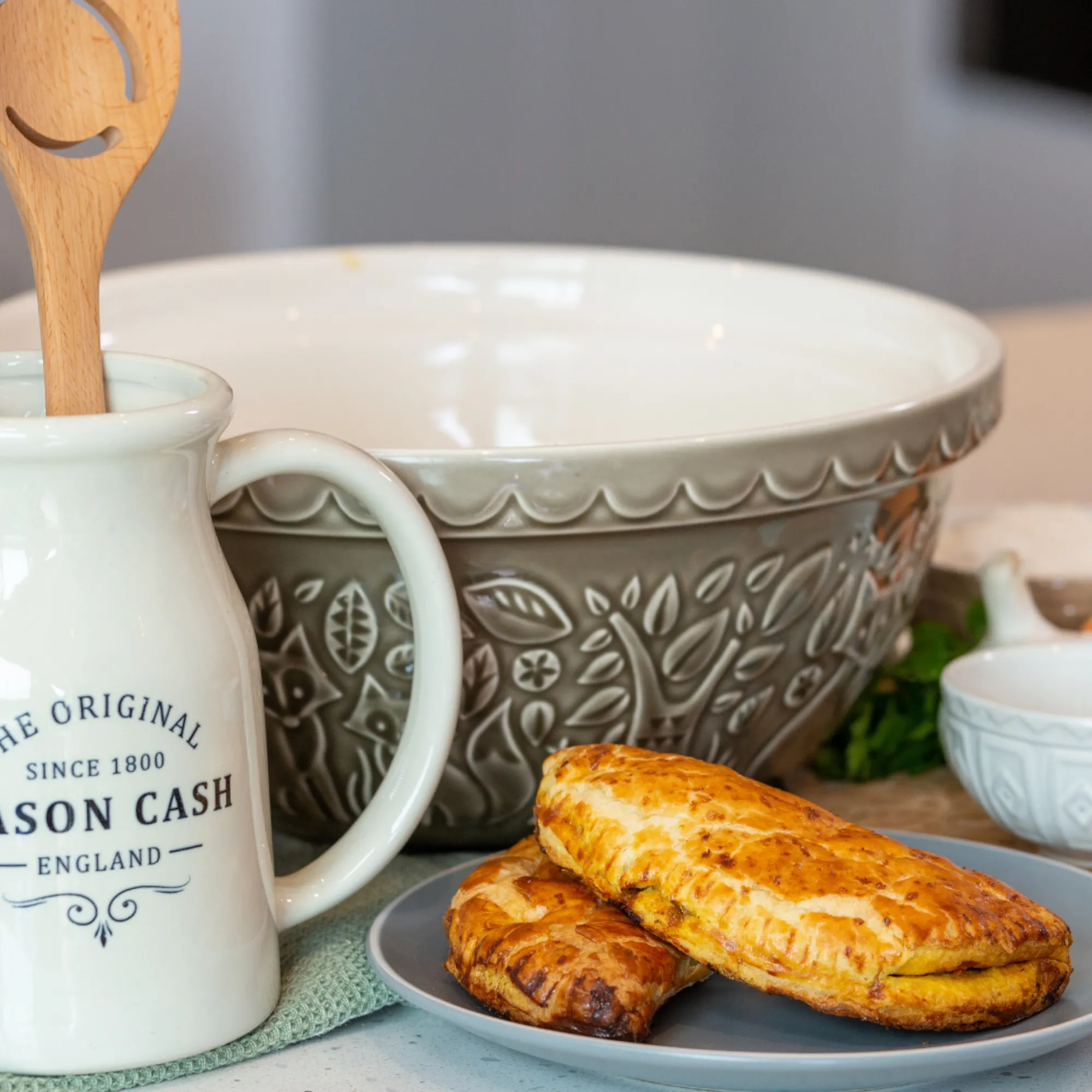 In The Forest Mixing Bowls>Mason Cash In The Forest S12 Grey Fox Mixing Bowl 29cm